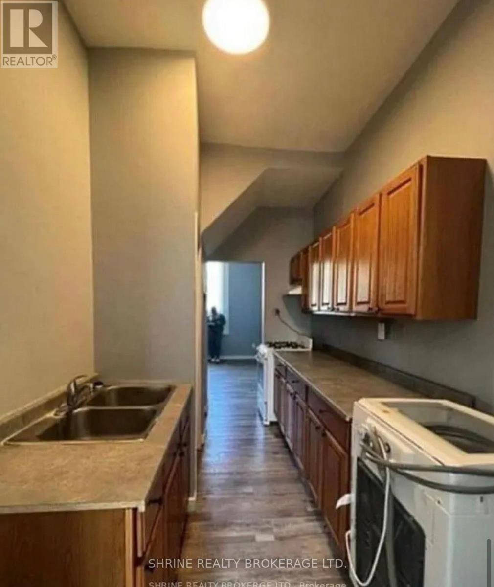 3 - 106 Kent Street W, London East, Ontario  N6A 1L1 - Photo 5 - X12457211