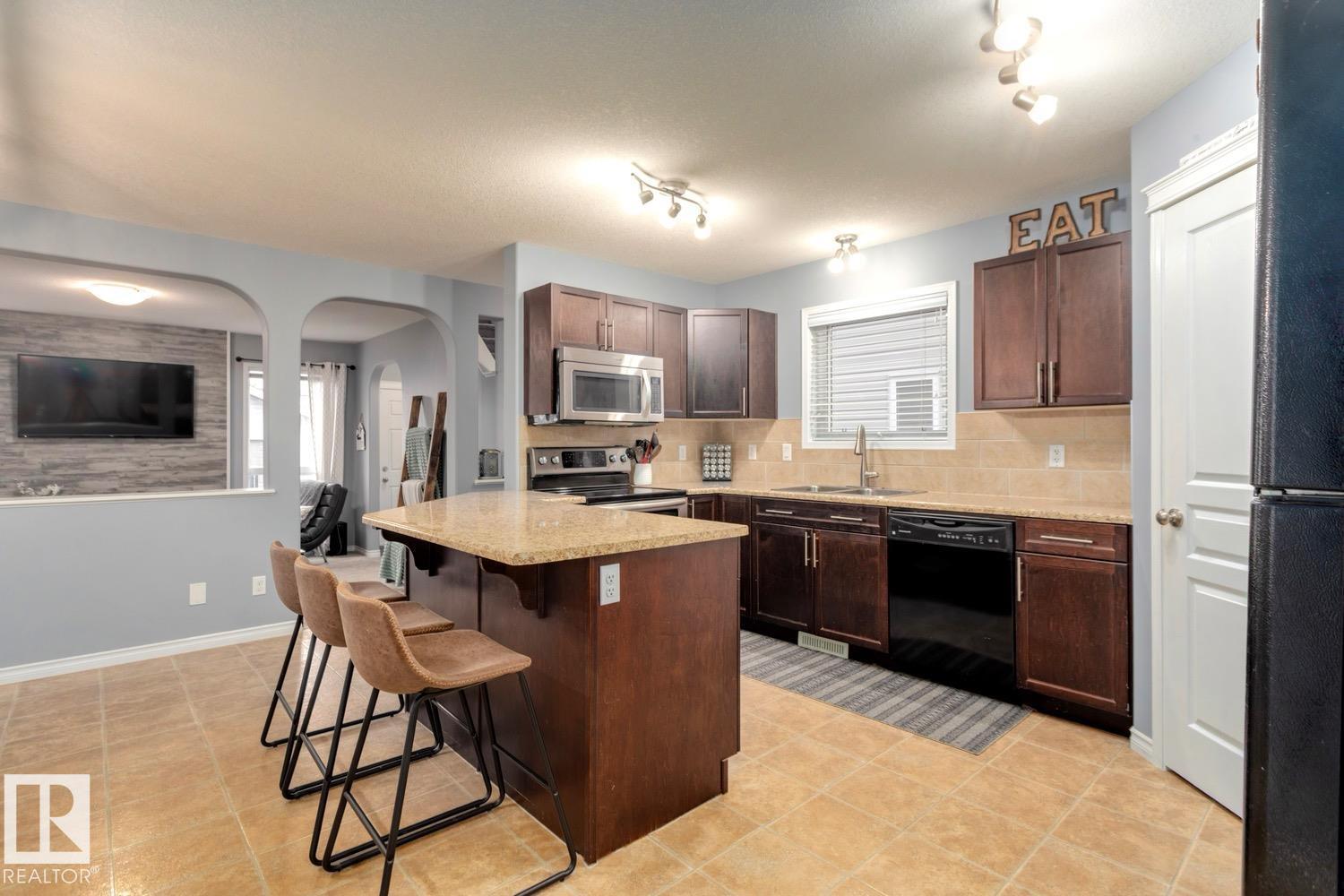 21212 58 Av Nw, Edmonton, Alberta  T6M 0H3 - Photo 2 - E4461714