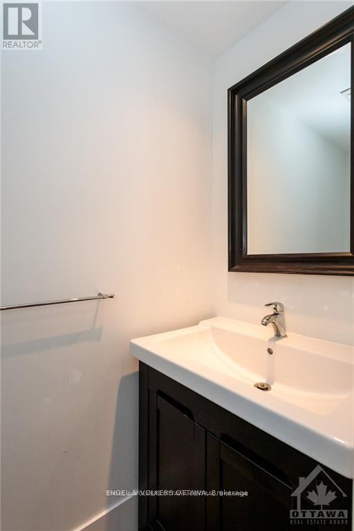 140 Montauk Pvt, Ottawa, Ontario  K2C 2B4 - Photo 4 - X12457124