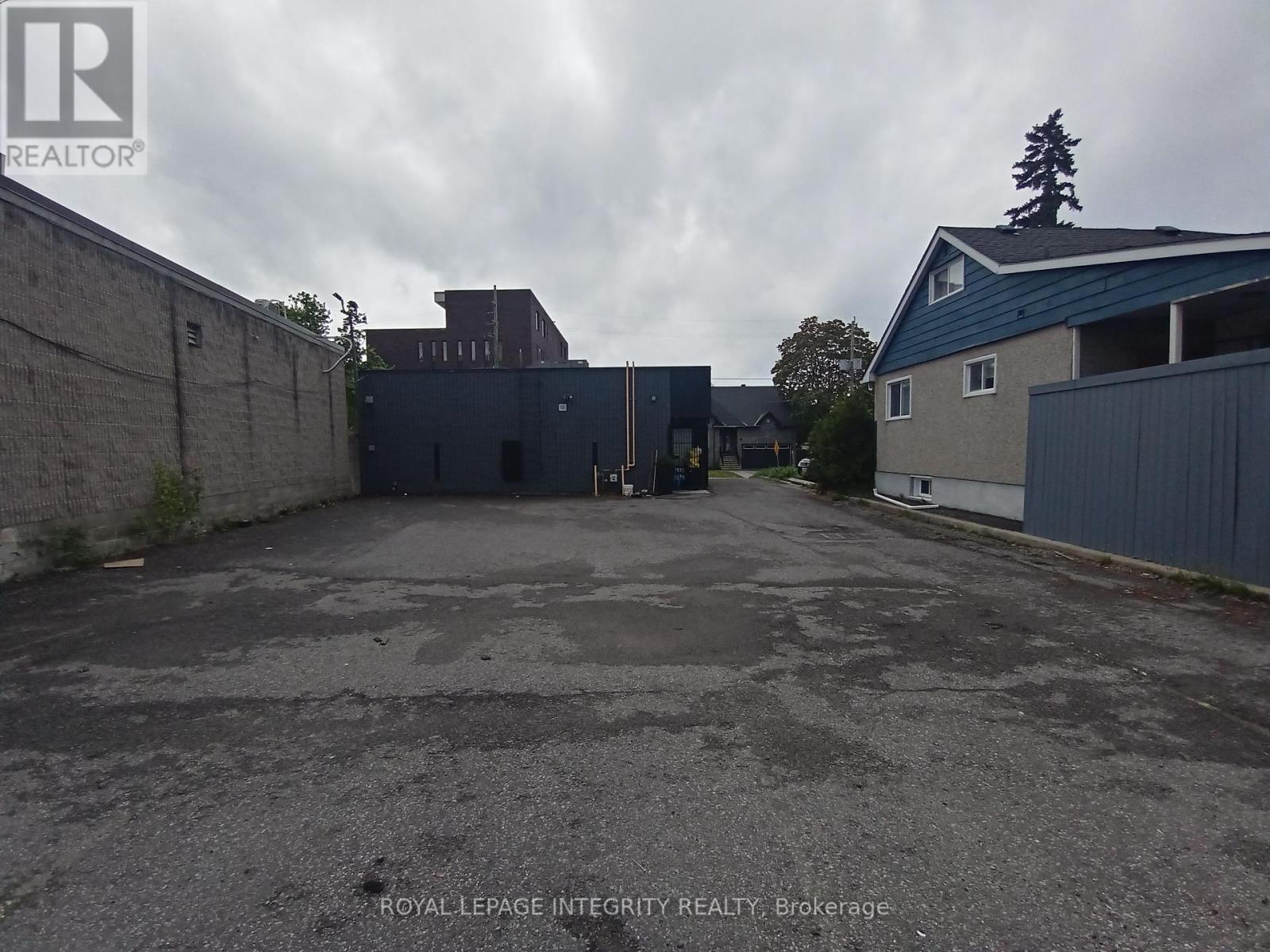 69 Kempster Avenue, Ottawa, Ontario  K2B 6M2 - Photo 5 - X12457144
