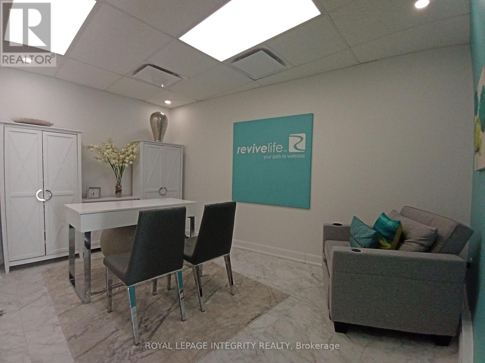 69 Kempster Avenue, Ottawa, Ontario  K2B 6M2 - Photo 7 - X12457144