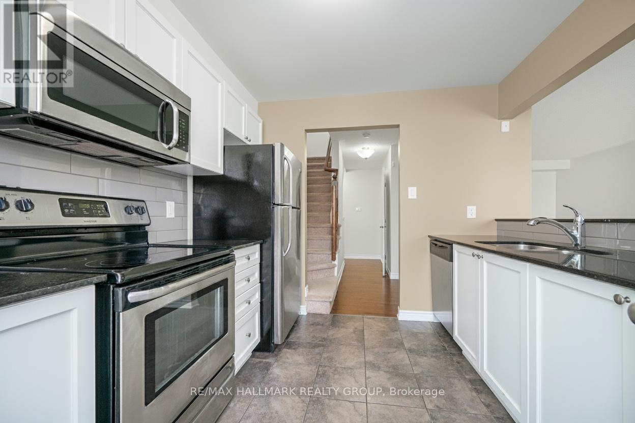 601 Foxlight Circle, Ottawa, Ontario  K2M 0L9 - Photo 10 - X12457165