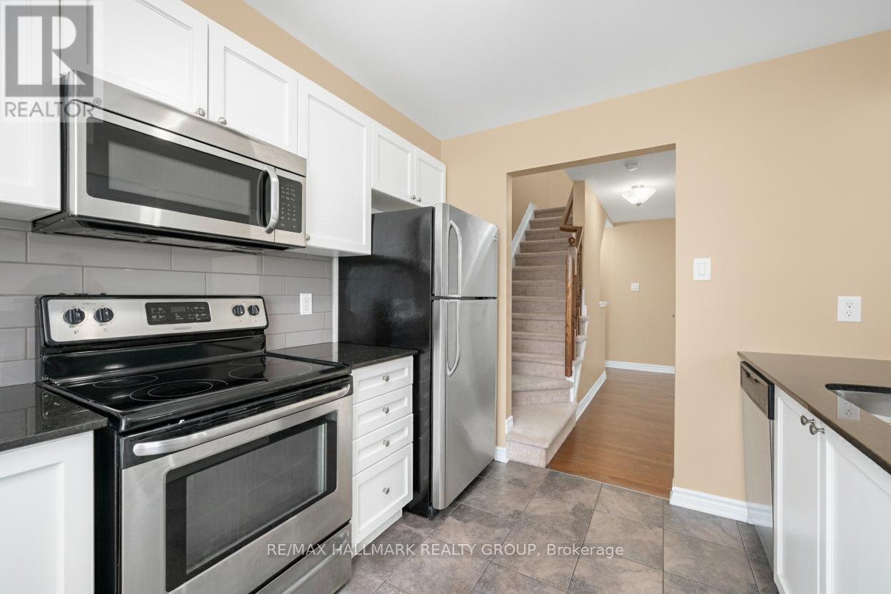 601 Foxlight Circle, Ottawa, Ontario  K2M 0L9 - Photo 12 - X12457165