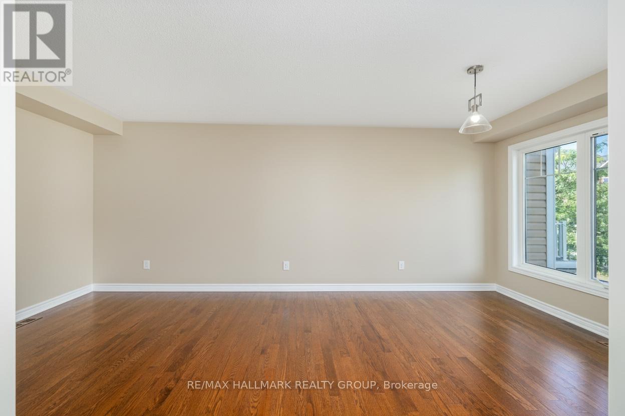 601 Foxlight Circle, Ottawa, Ontario  K2M 0L9 - Photo 13 - X12457165