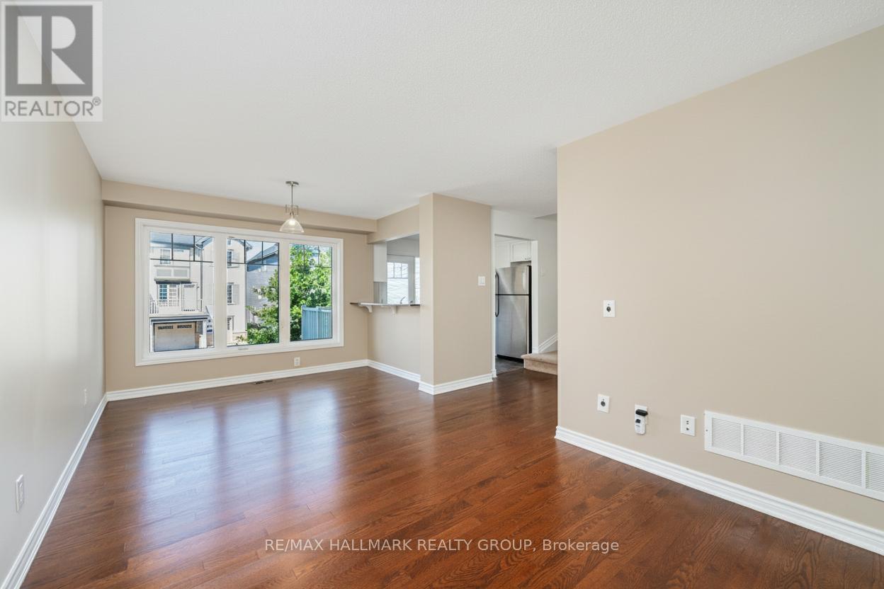 601 Foxlight Circle, Ottawa, Ontario  K2M 0L9 - Photo 16 - X12457165