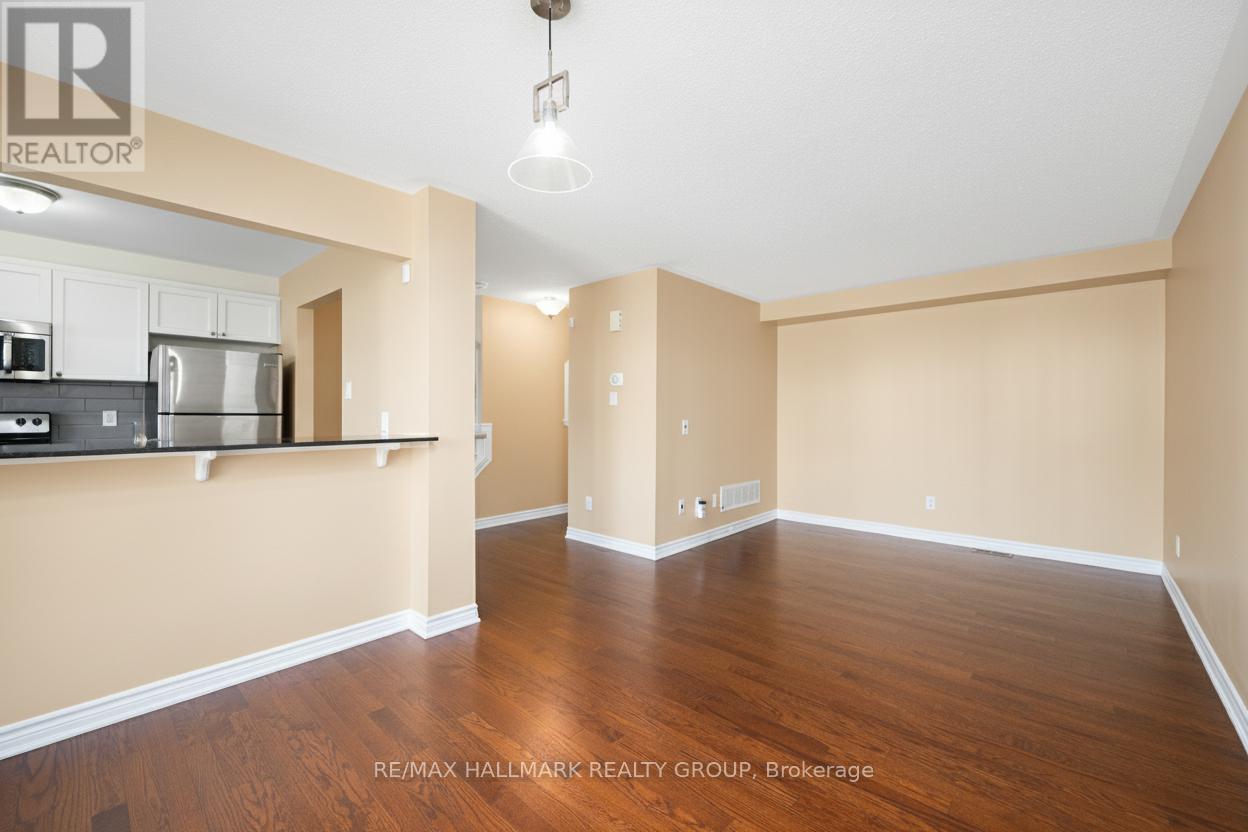 601 Foxlight Circle, Ottawa, Ontario  K2M 0L9 - Photo 19 - X12457165