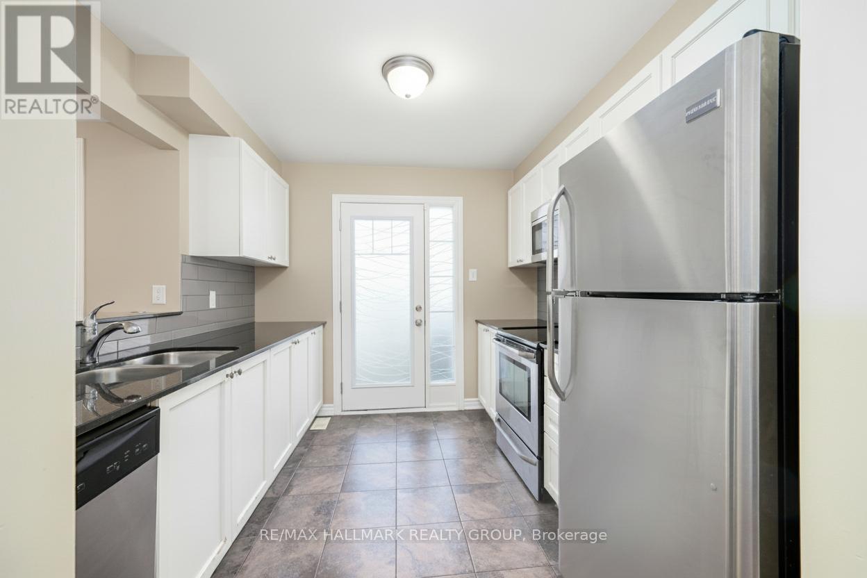 601 Foxlight Circle, Ottawa, Ontario  K2M 0L9 - Photo 7 - X12457165