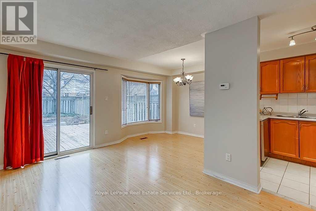 4 Thornlodge Drive, Hamilton, Ontario  L0R 2H3 - Photo 11 - X12457205