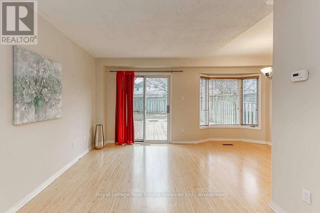 4 Thornlodge Drive, Hamilton, Ontario  L0R 2H3 - Photo 12 - X12457205