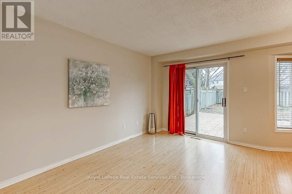 4 Thornlodge Drive, Hamilton, Ontario  L0R 2H3 - Photo 13 - X12457205