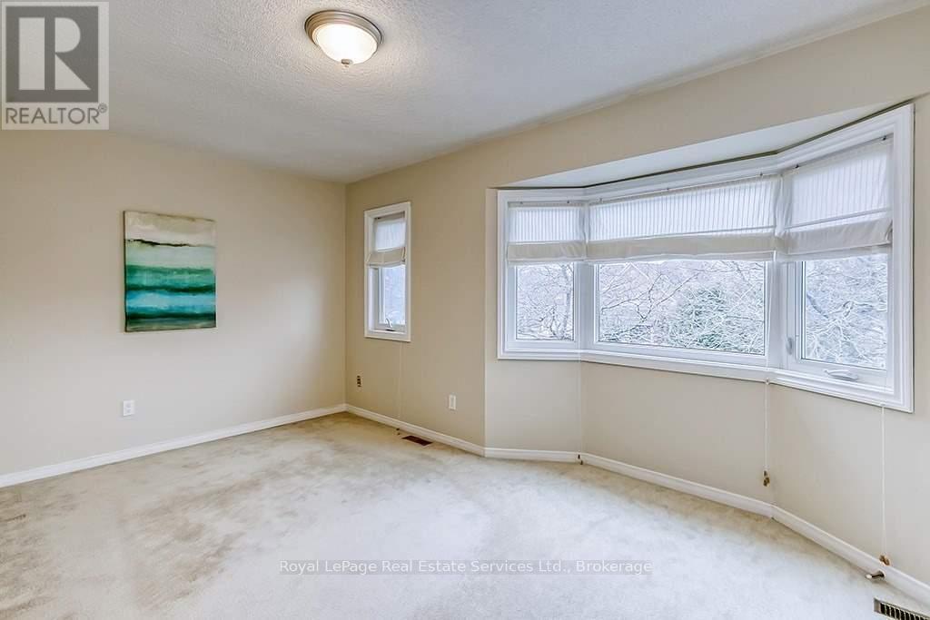 4 Thornlodge Drive, Hamilton, Ontario  L0R 2H3 - Photo 15 - X12457205