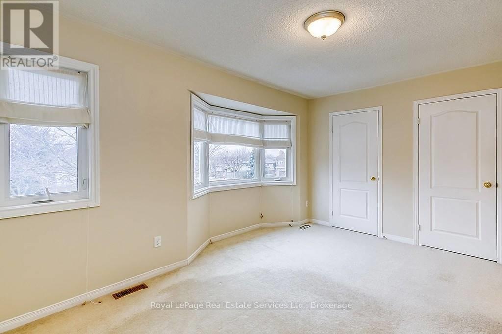 4 Thornlodge Drive, Hamilton, Ontario  L0R 2H3 - Photo 17 - X12457205