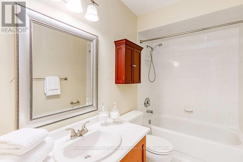 4 Thornlodge Drive, Hamilton, Ontario  L0R 2H3 - Photo 18 - X12457205