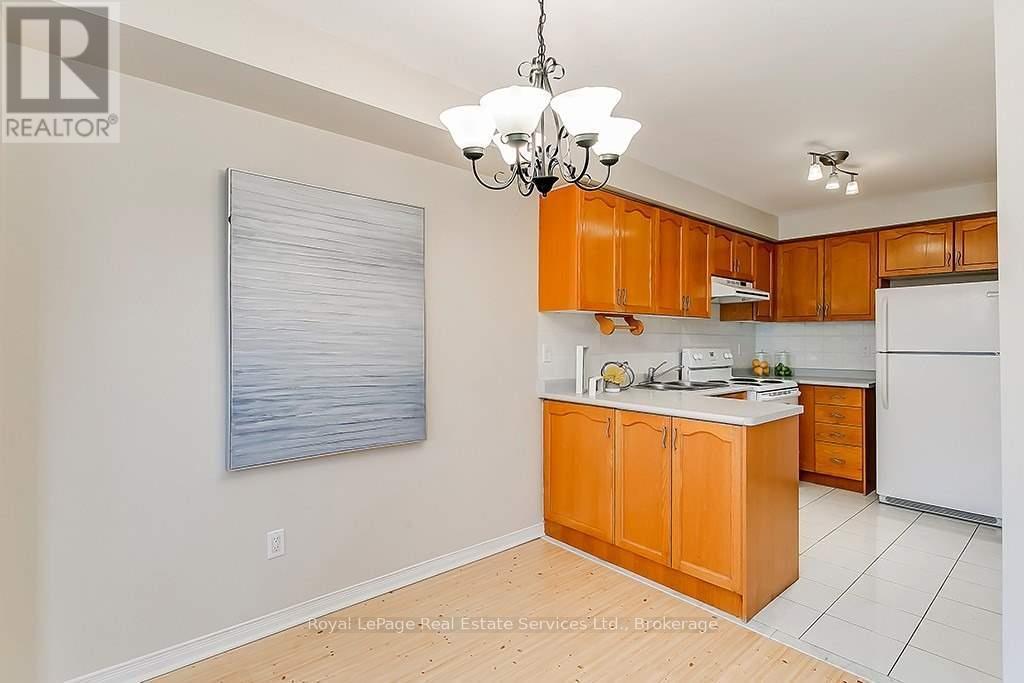 4 Thornlodge Drive, Hamilton, Ontario  L0R 2H3 - Photo 7 - X12457205