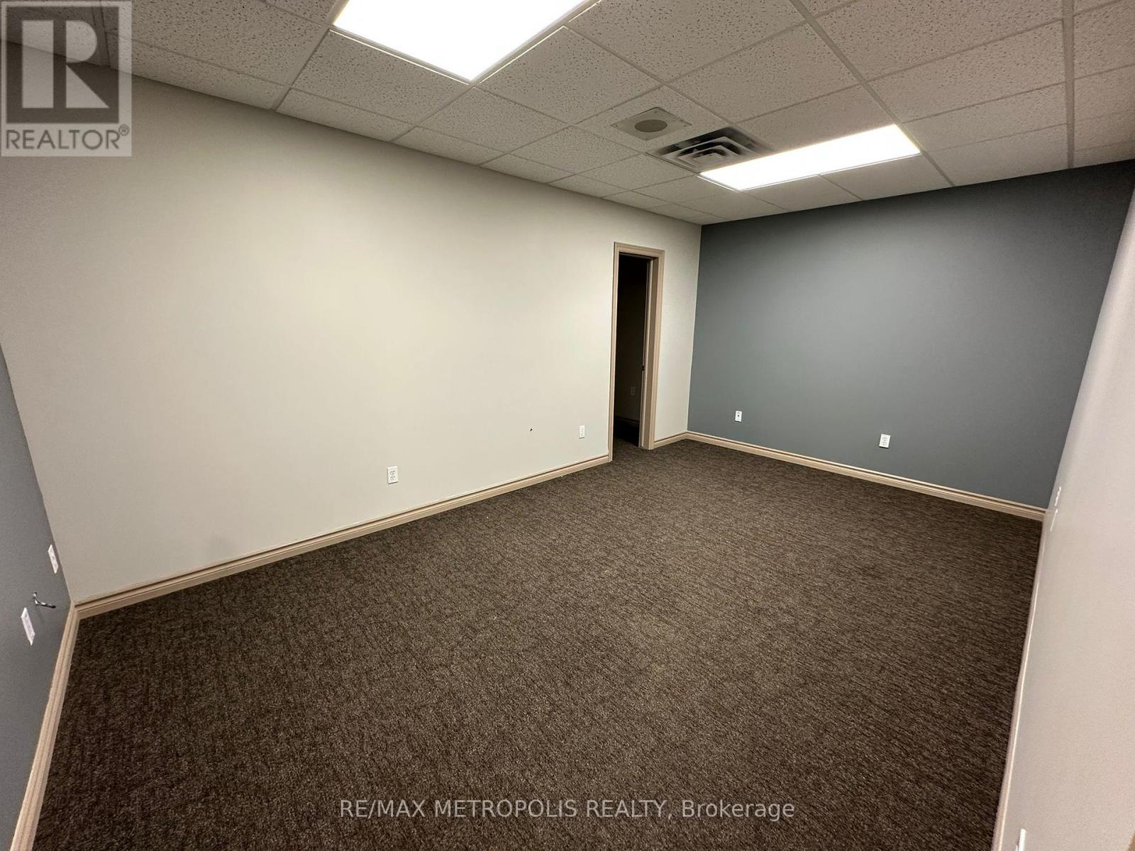 5 - 499 Dundas Street W, Quinte West (Trenton Ward), Ontario  K8V 6C4 - Photo 11 - X12457079