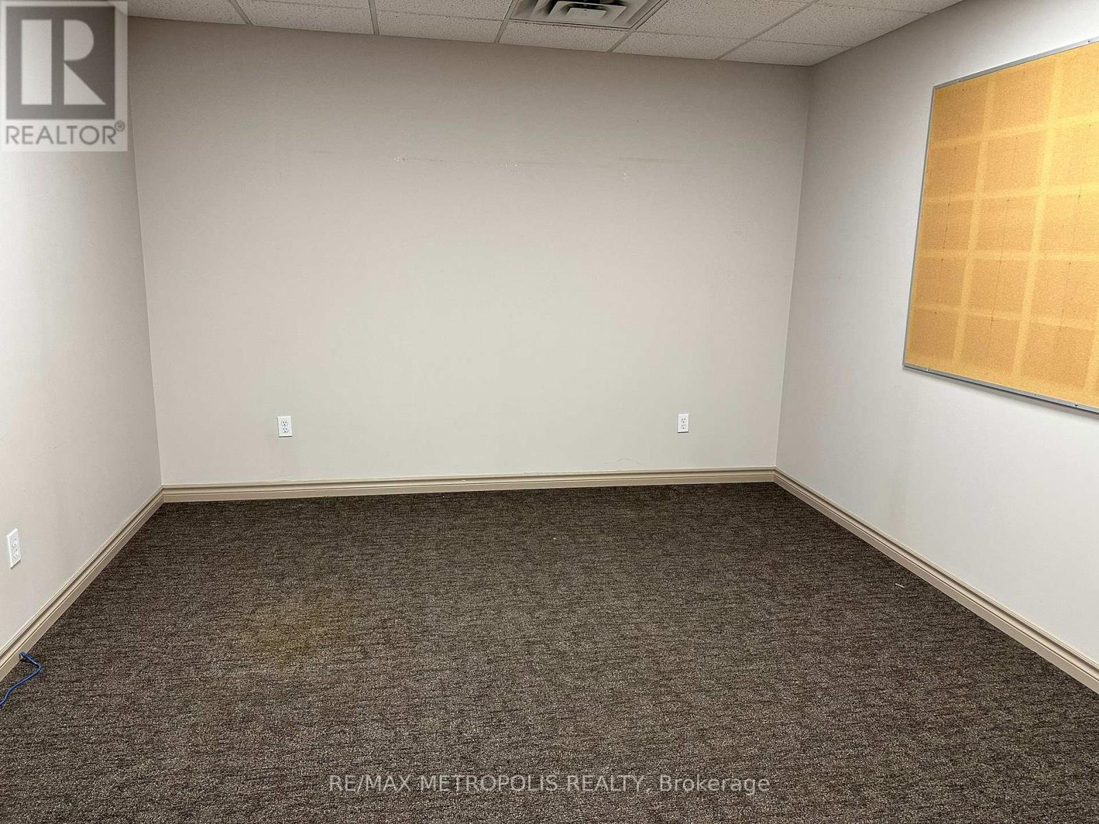 5 - 499 Dundas Street W, Quinte West (Trenton Ward), Ontario  K8V 6C4 - Photo 13 - X12457079