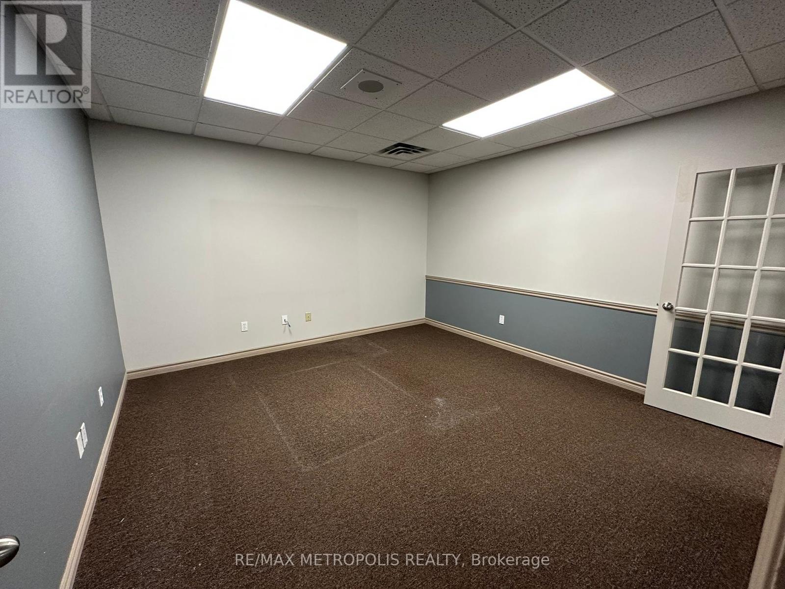 5 - 499 Dundas Street W, Quinte West (Trenton Ward), Ontario  K8V 6C4 - Photo 5 - X12457079