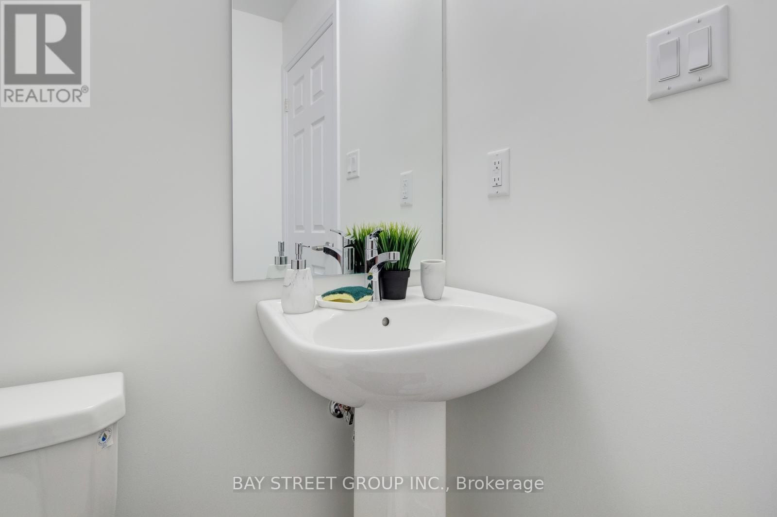 5 Lemon Avenue N, Thorold, Ontario  L0S 1K0 - Photo 19 - X12457116
