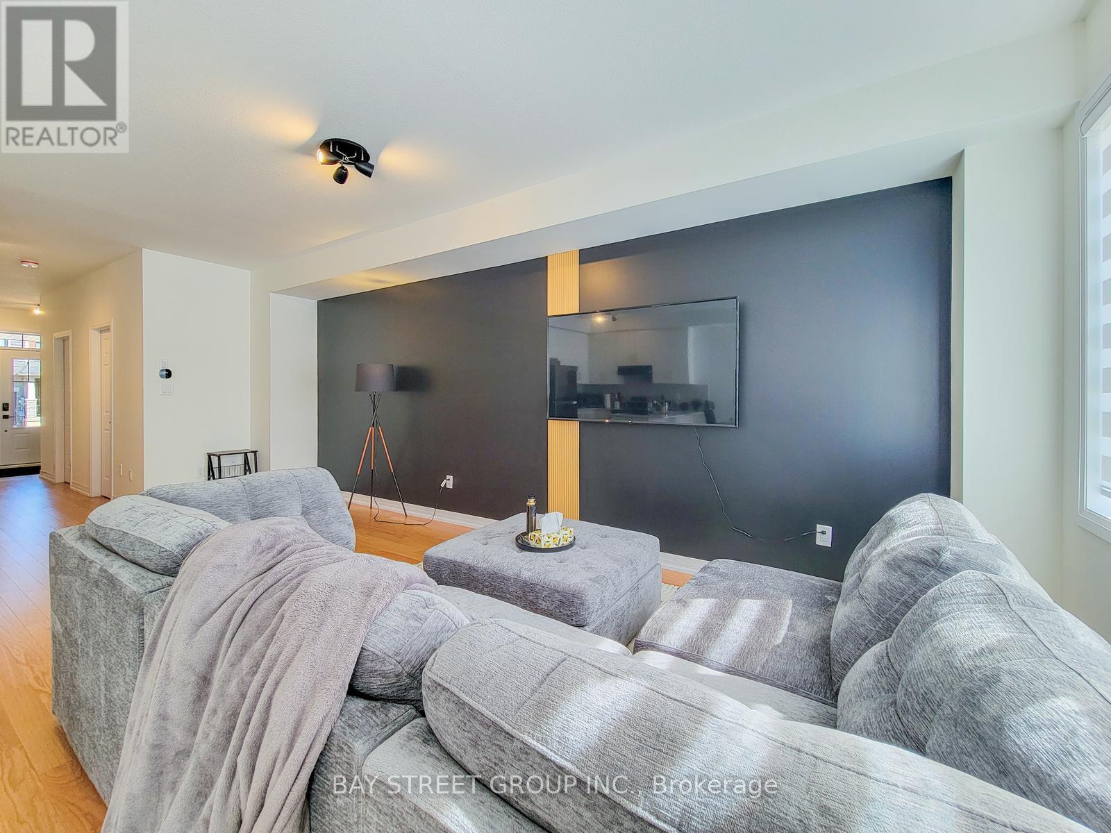5 Lemon Avenue N, Thorold, Ontario  L0S 1K0 - Photo 9 - X12457116