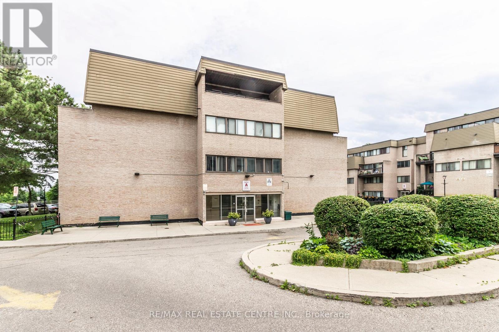 124 - 2095 Roche Court, Mississauga, Ontario  L5K 2C8 - Photo 29 - W12419076