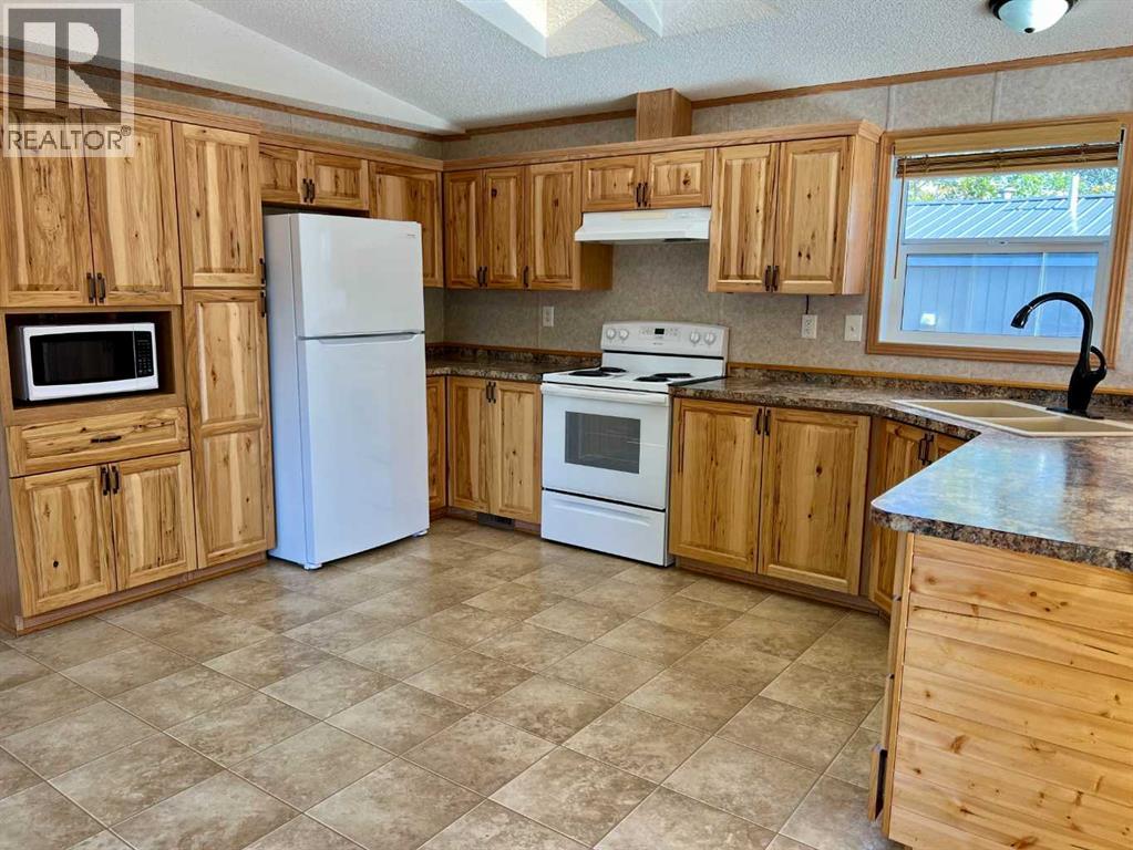 6, 1229 Waterton Avenue, Pincher Creek, Alberta  T0K 1W0 - Photo 6 - A2262115