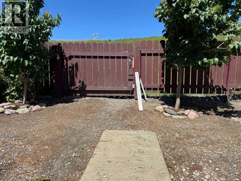6, 1229 Waterton Avenue, Pincher Creek, Alberta  T0K 1W0 - Photo 31 - A2262115