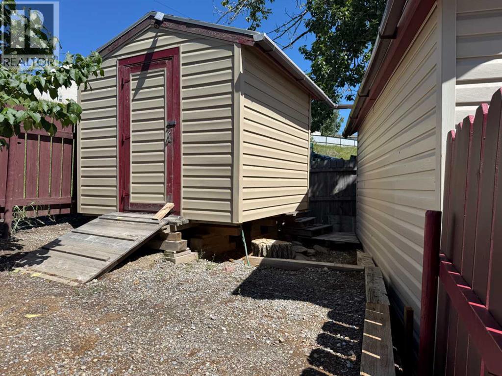 6, 1229 Waterton Avenue, Pincher Creek, Alberta  T0K 1W0 - Photo 32 - A2262115