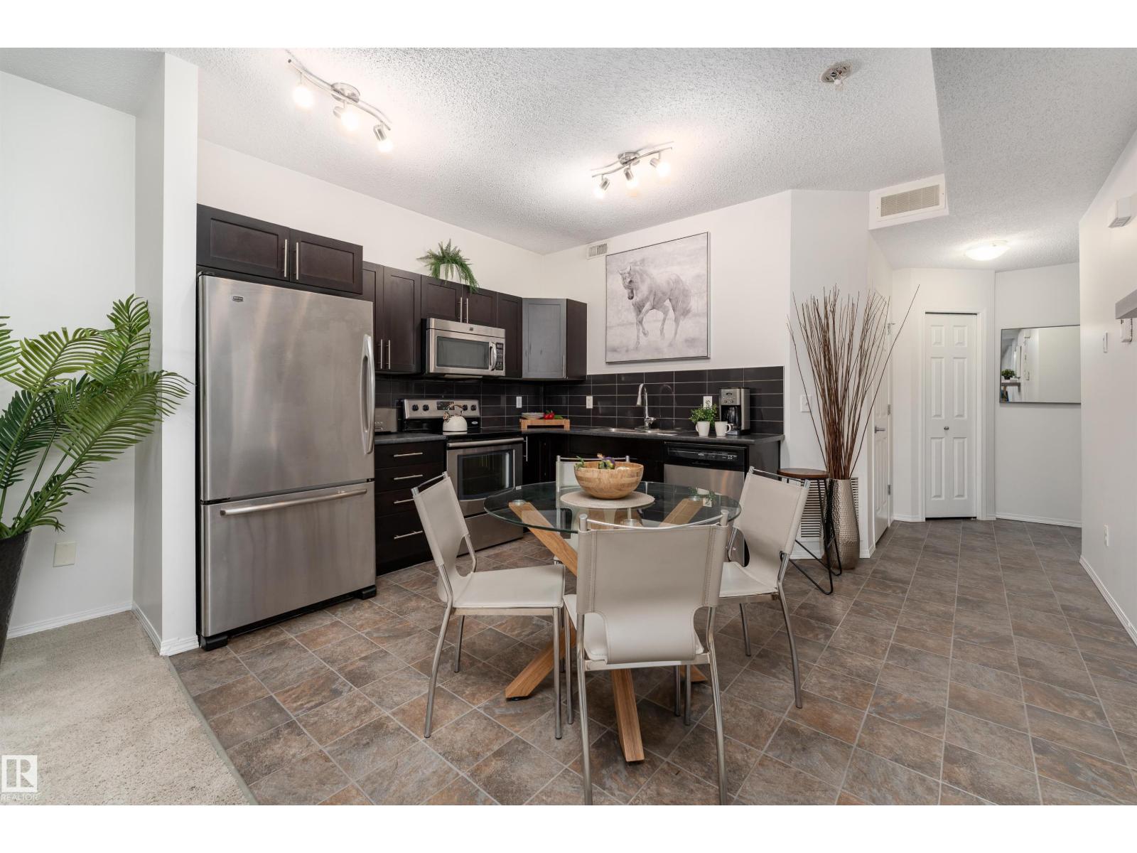 #22 6520 2 AV SW, edmonton, Alberta