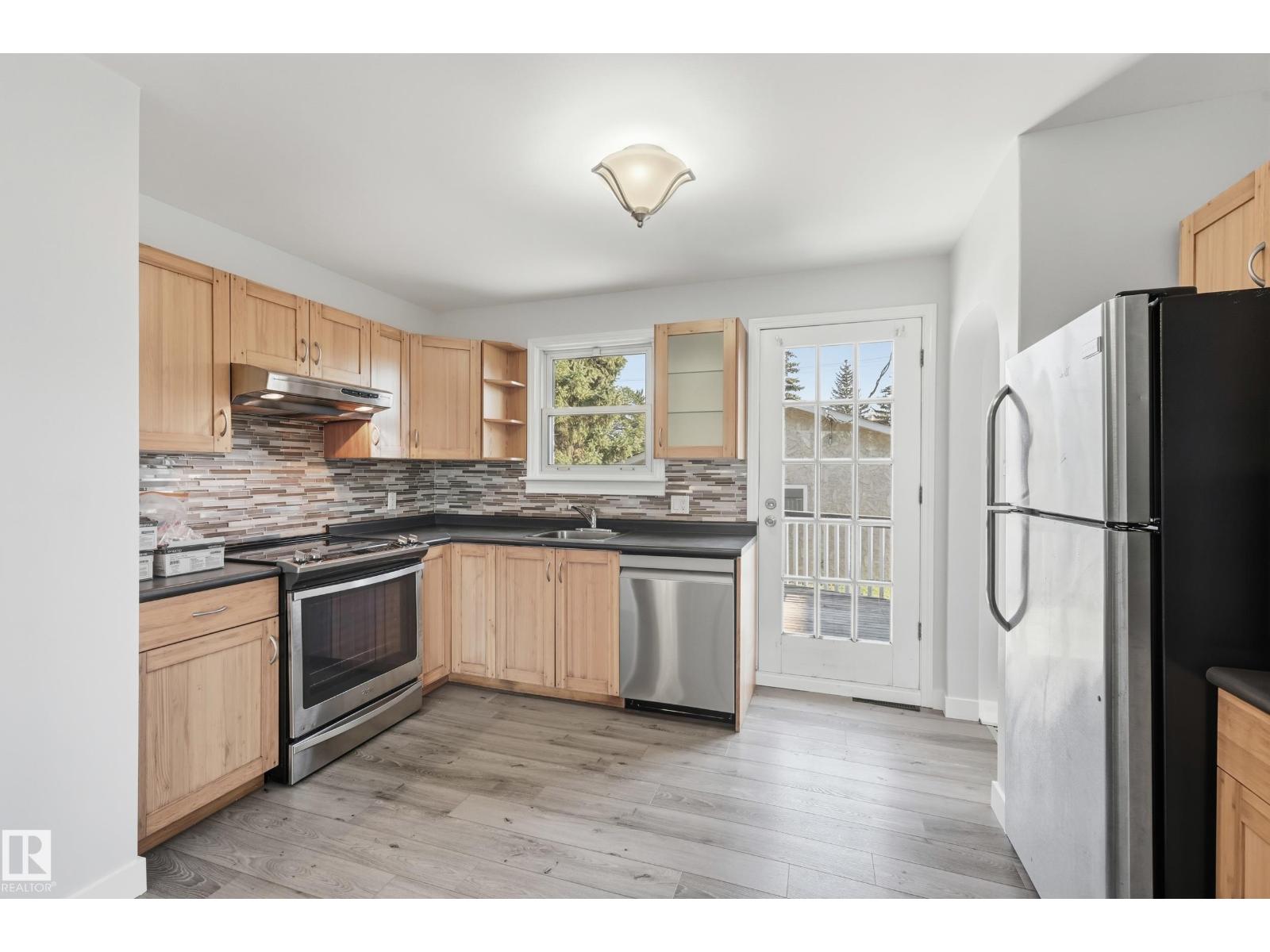8815 76 St Nw, Edmonton, Alberta  T6C 2K1 - Photo 12 - E4461718