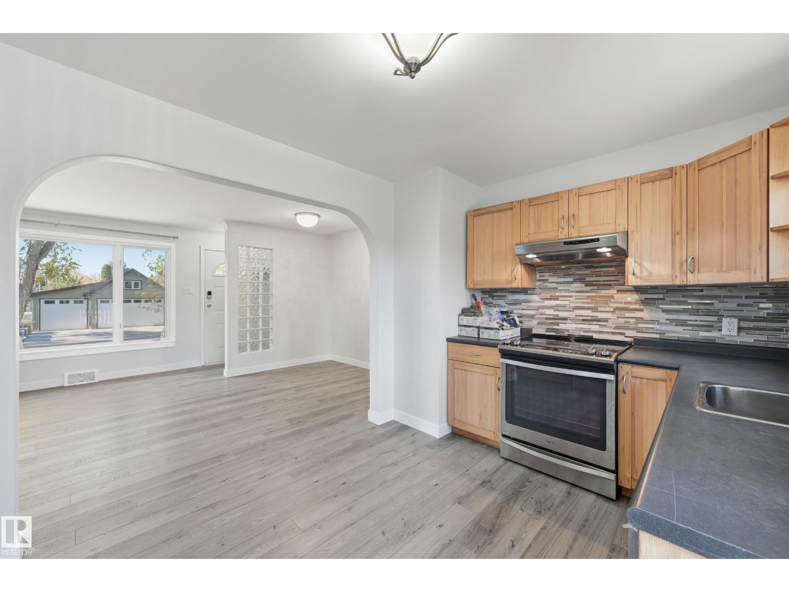 8815 76 St Nw, Edmonton, Alberta  T6C 2K1 - Photo 13 - E4461718