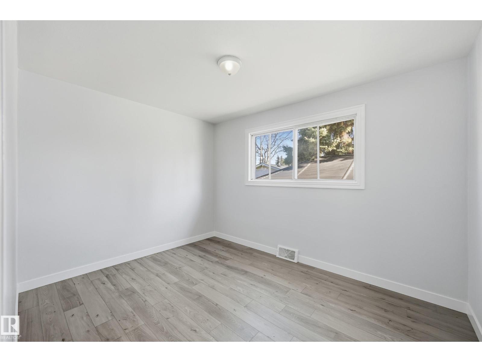 8815 76 St Nw, Edmonton, Alberta  T6C 2K1 - Photo 16 - E4461718
