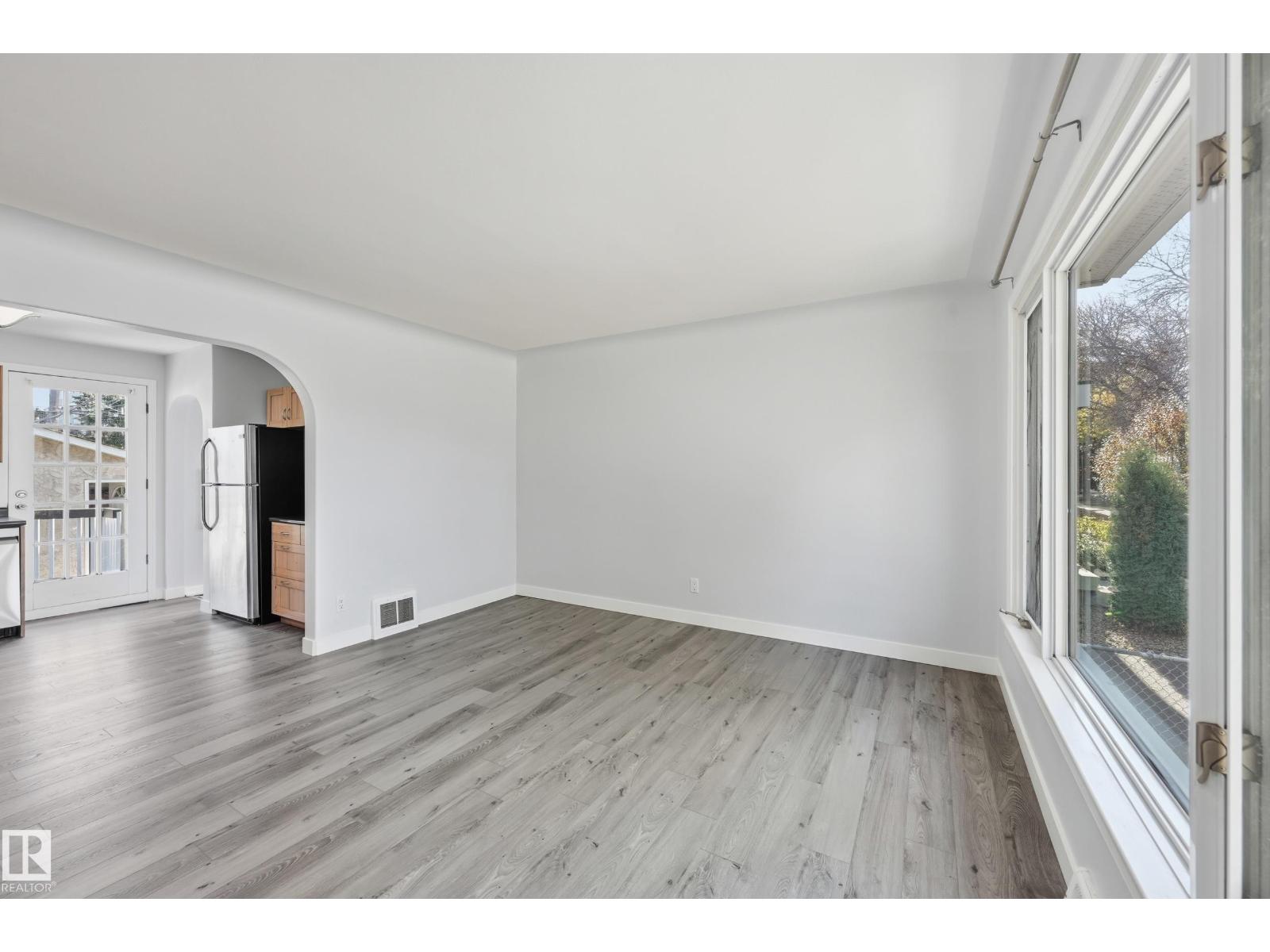 8815 76 St Nw, Edmonton, Alberta  T6C 2K1 - Photo 3 - E4461718