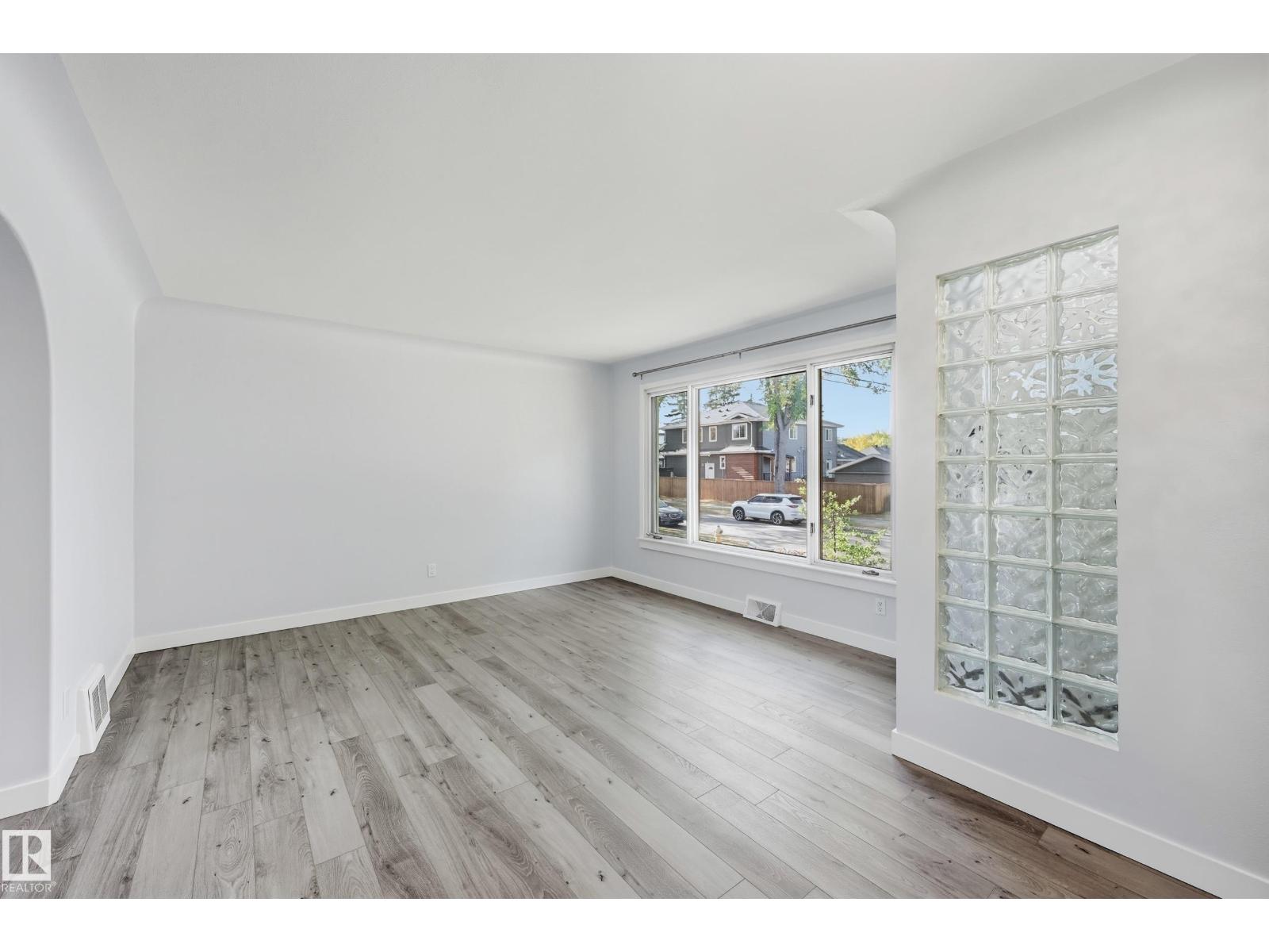 8815 76 St Nw, Edmonton, Alberta  T6C 2K1 - Photo 4 - E4461718