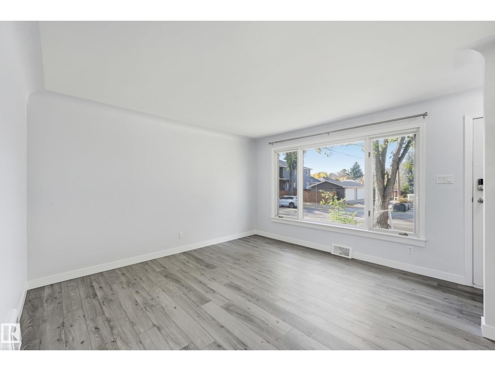 8815 76 St Nw, Edmonton, Alberta  T6C 2K1 - Photo 6 - E4461718