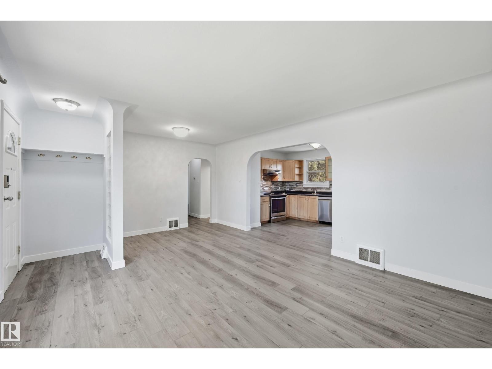 8815 76 St Nw, Edmonton, Alberta  T6C 2K1 - Photo 9 - E4461718
