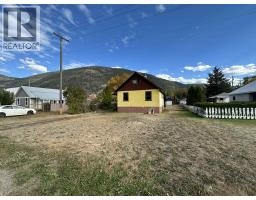 515 SAYWARD Avenue, salmo, British Columbia