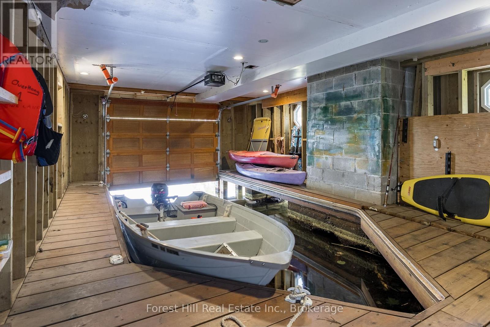 1062 Pine Lake Road, Gravenhurst, Ontario  P1P 1R2 - Photo 41 - X12457015