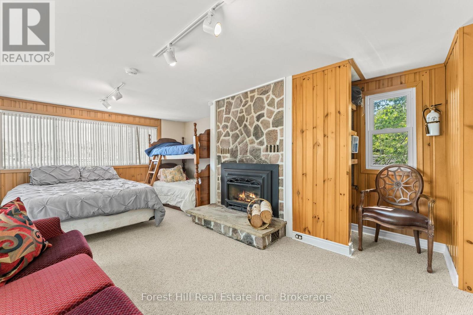 1062 Pine Lake Road, Gravenhurst, Ontario  P1P 1R2 - Photo 30 - X12457015