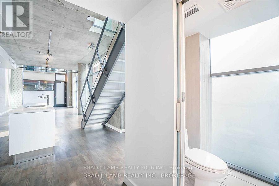 Th1 - 25 Oxley Street, Toronto, Ontario  M5V 2J5 - Photo 8 - C12457193