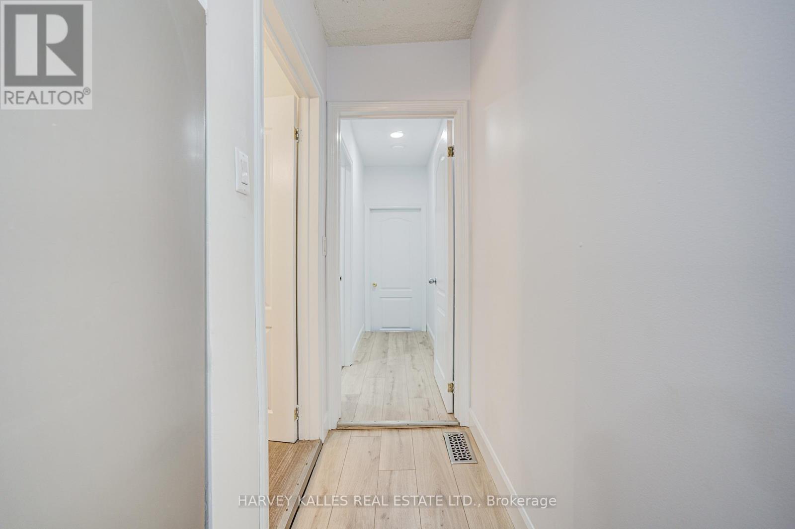 Main - 184 Cedric Avenue, Toronto, Ontario  M6C 3X8 - Photo 11 - C12457194