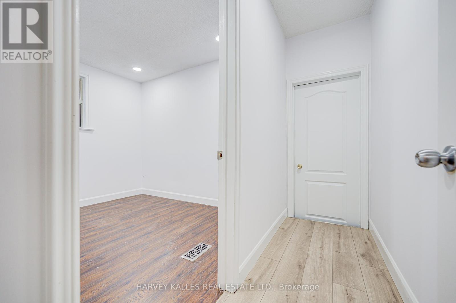 Main - 184 Cedric Avenue, Toronto, Ontario  M6C 3X8 - Photo 12 - C12457194