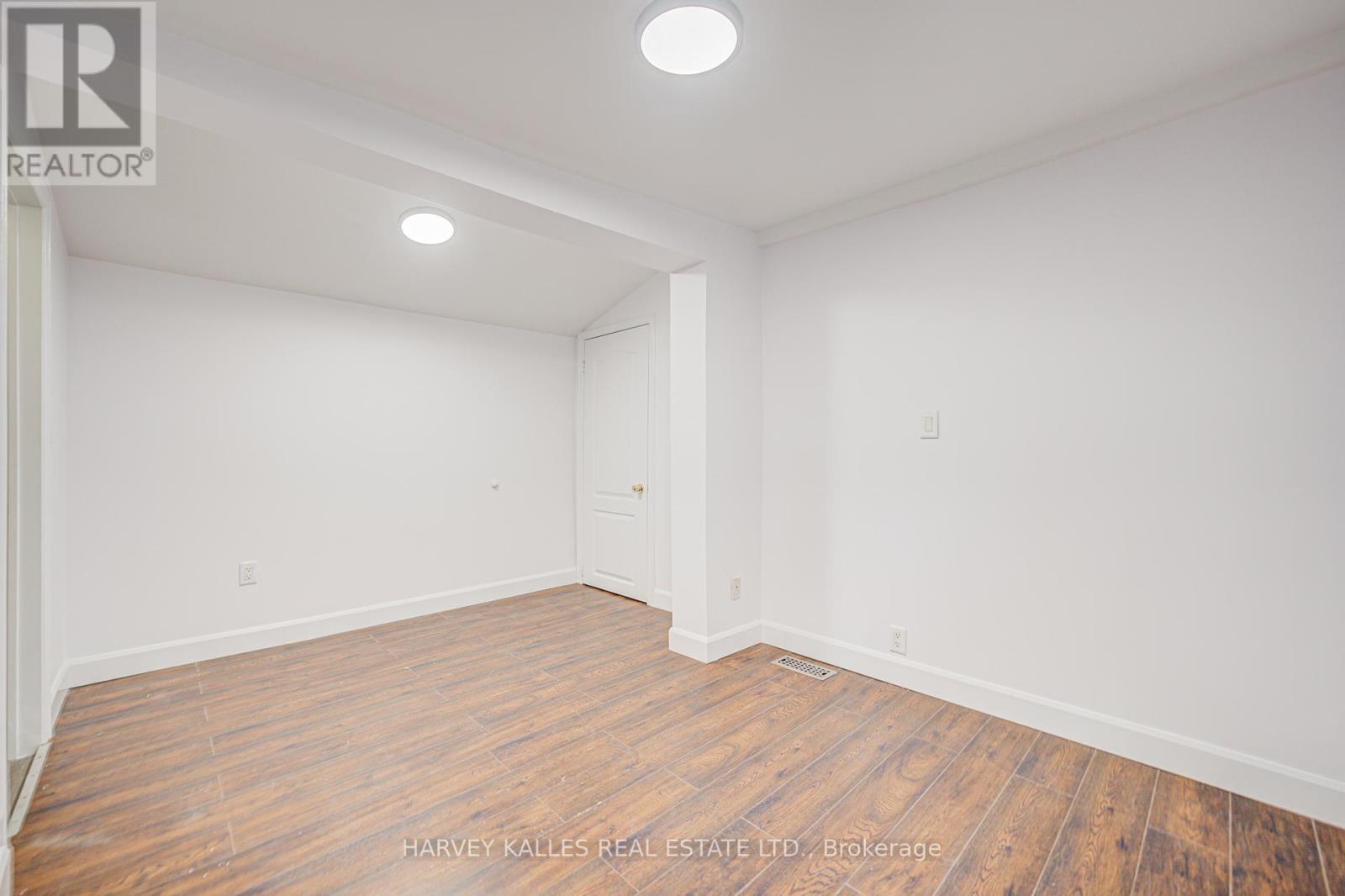 Main - 184 Cedric Avenue, Toronto, Ontario  M6C 3X8 - Photo 18 - C12457194