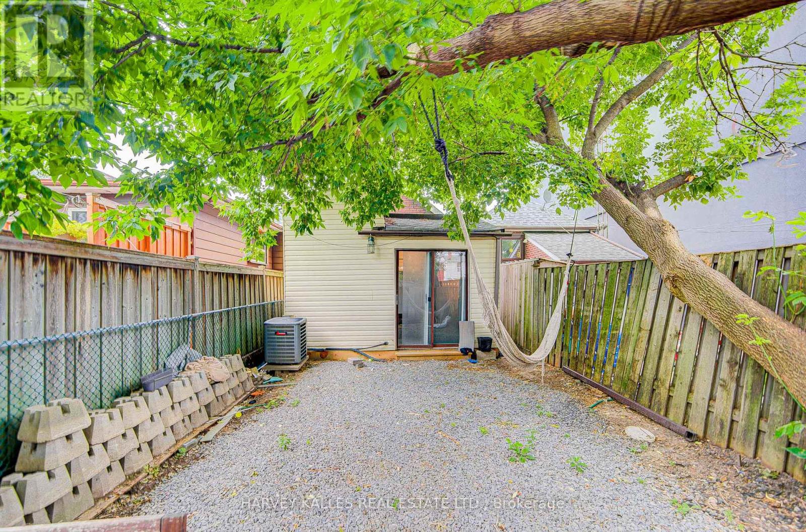 Main - 184 Cedric Avenue, Toronto, Ontario  M6C 3X8 - Photo 23 - C12457194