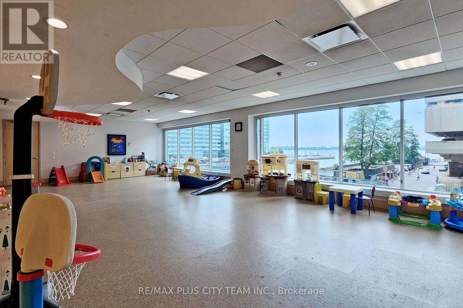 1807 - 10 Queens Quay W, Toronto, Ontario  M5J 2R9 - Photo 22 - C12457214