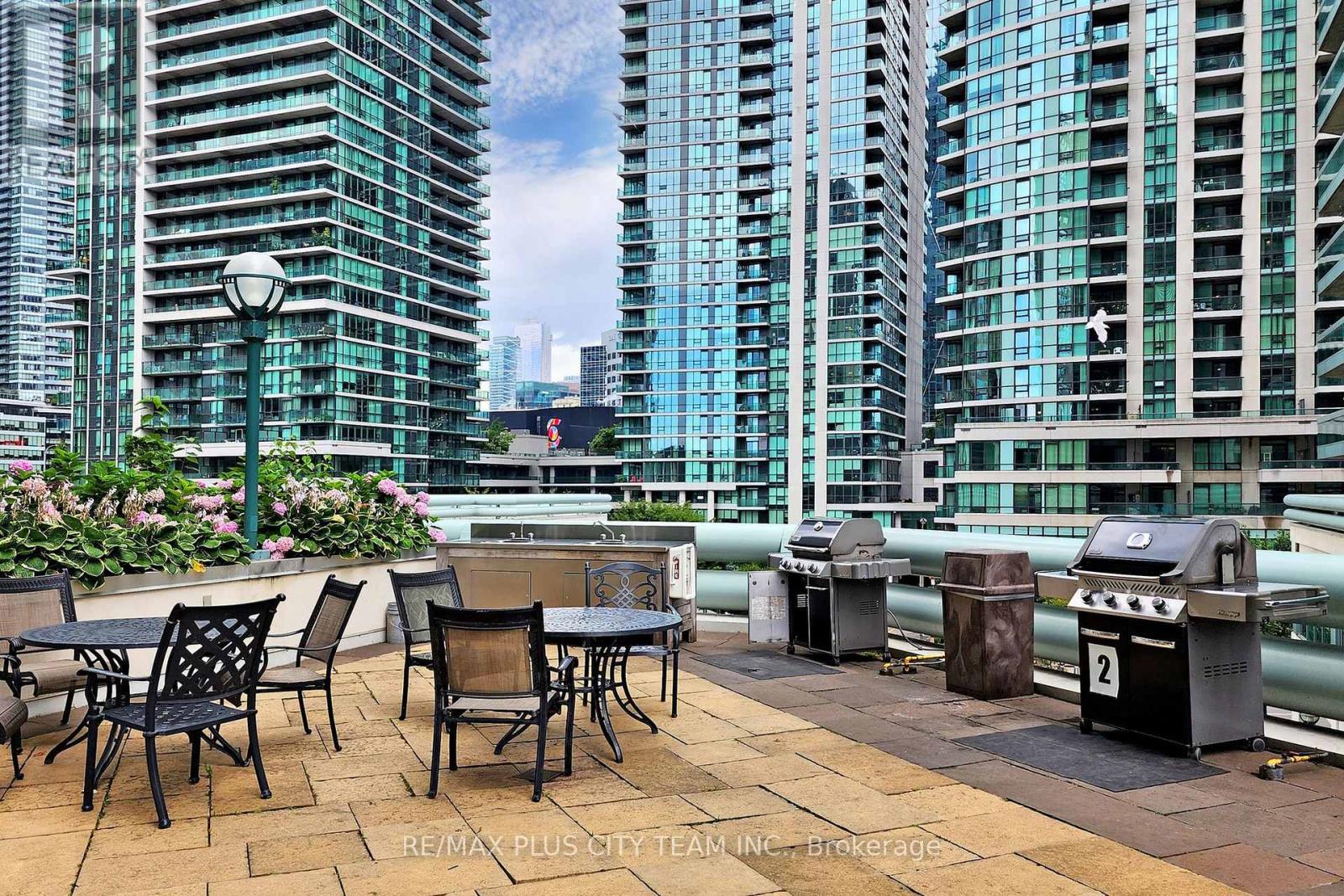 1807 - 10 Queens Quay W, Toronto, Ontario  M5J 2R9 - Photo 27 - C12457214
