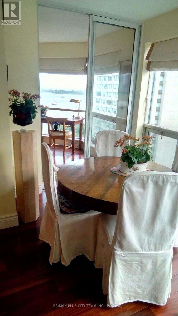 1807 - 10 Queens Quay W, Toronto, Ontario  M5J 2R9 - Photo 3 - C12457214