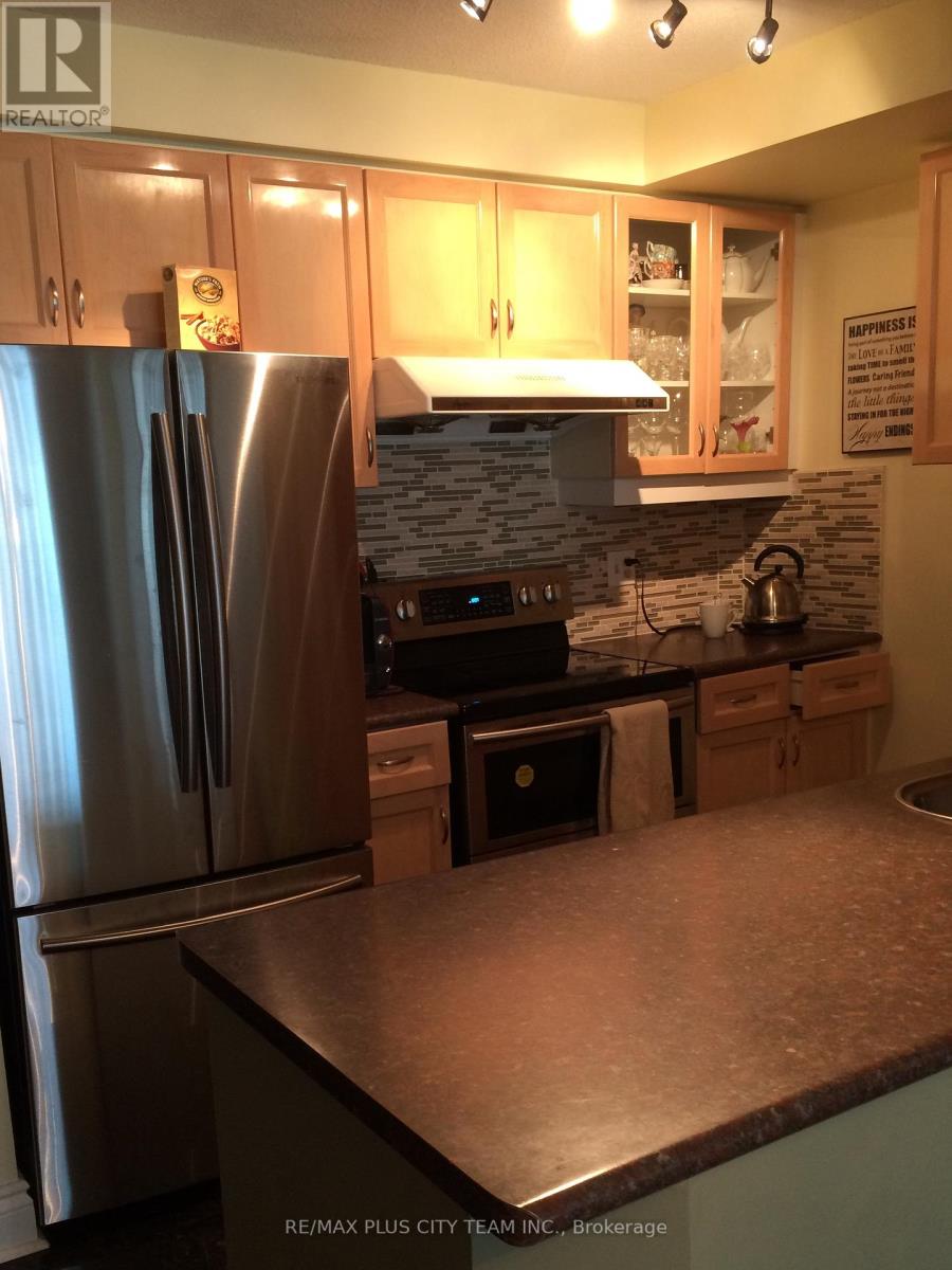 1807 - 10 Queens Quay W, Toronto, Ontario  M5J 2R9 - Photo 6 - C12457214