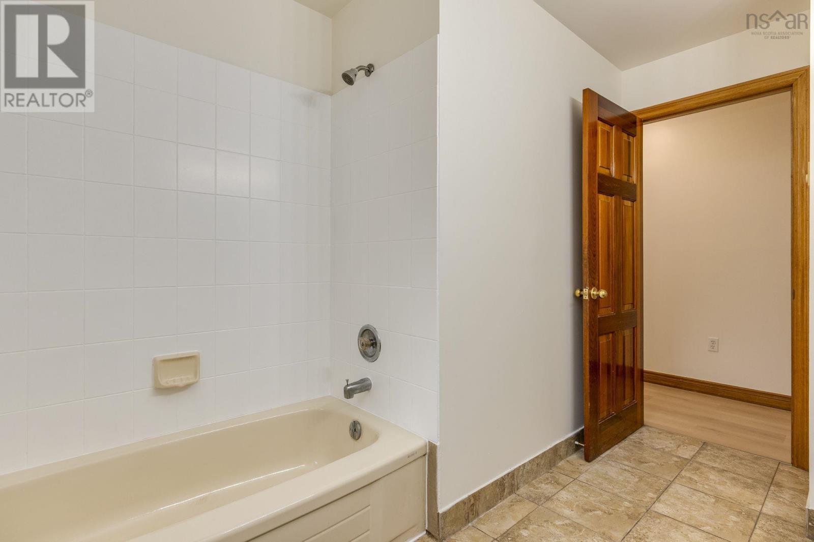 6 Amberwood Court, Halifax, Nova Scotia  B3M 3X7 - Photo 30 - 202525610