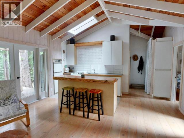 1847 Vancouver Blvd, Savary Island, British Columbia  V8A 4E2 - Photo 4 - 19404