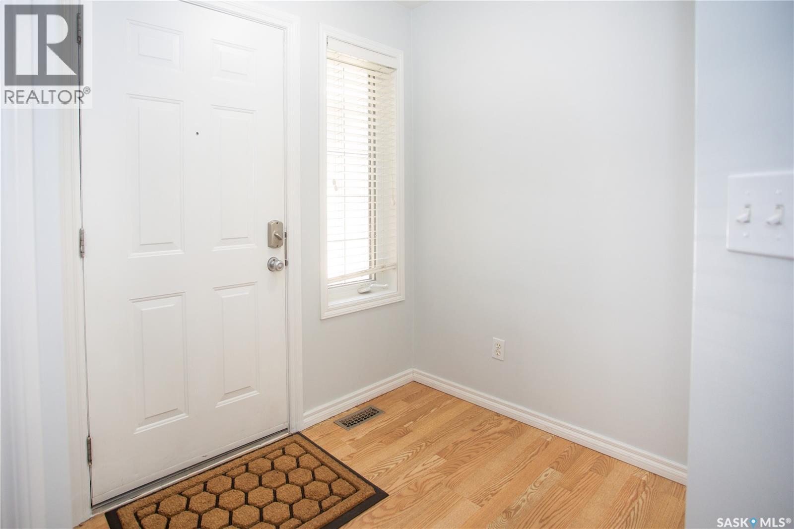 2 110 Banyan Crescent, Saskatoon, Saskatchewan  S7V 1G7 - Photo 2 - SK020650